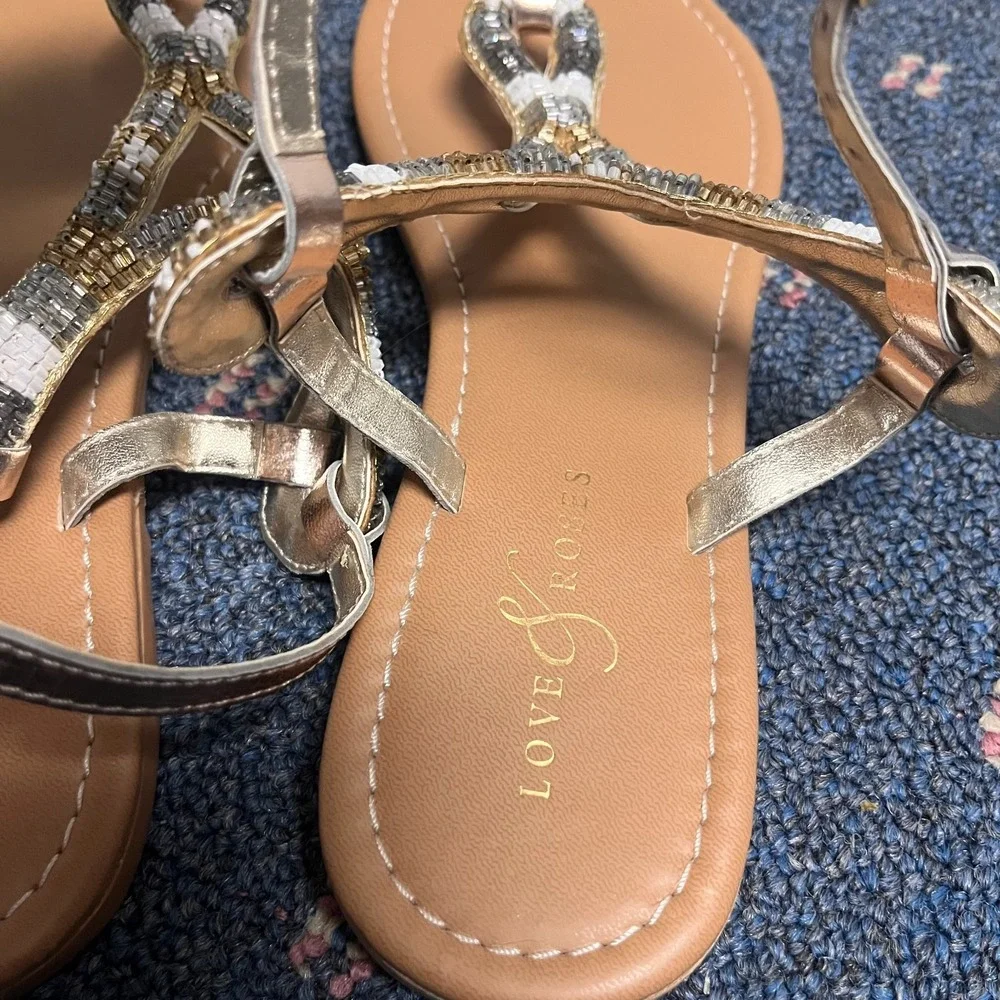 Love & Roses Womens Sz 6 Thong Flip Flop Sandal Metallic Snake Bead Ankle Strap‎